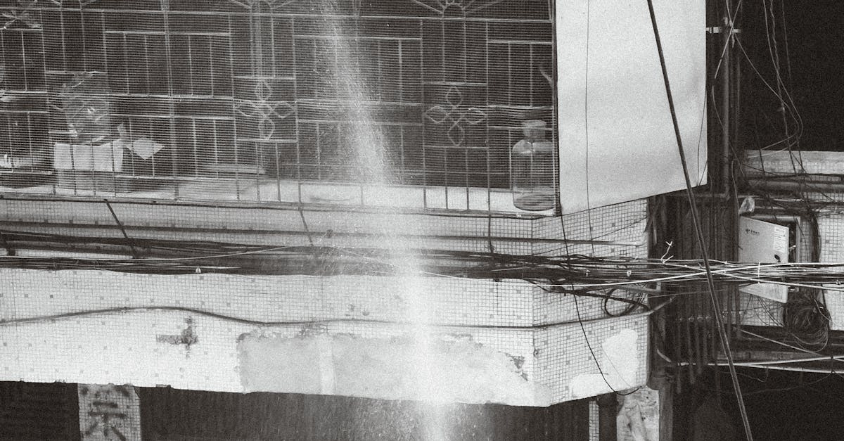 How do you diagnose where a leak is coming from?